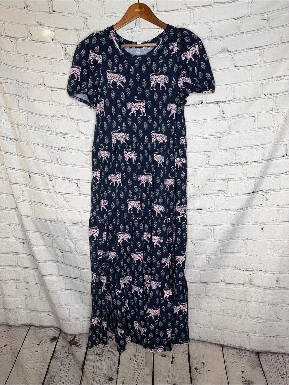 Crown & Ivy Short Sleeve Navy Maxi Dress with Pink Leopard Print Size Medium